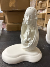 Load image into Gallery viewer, Angel Figurines
