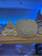 Load image into Gallery viewer, Hand Poured Halloween
