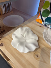 Load image into Gallery viewer, Floral Dishes
