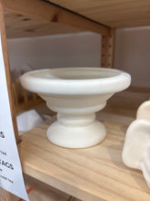 Load image into Gallery viewer, Vintage Vases
