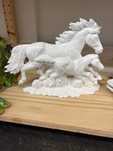 Load image into Gallery viewer, Parent &amp; Baby Horses
