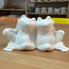 Load image into Gallery viewer, Frog Couple
